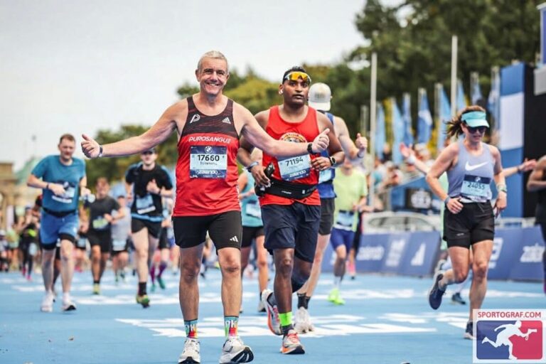 Maratona di Berlino, dove la corsa diventa lezione di vita